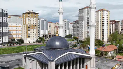 Melikgazi’de hayırsever dayanışması: Modern mimarili cami kapılarını açıyor