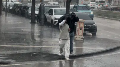 Gaziantep’te gökyüzü bir anda karardı: Şehir merkezinde hayat felç oldu