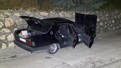 Adıyaman'da alkolün getirdiği felaket: Ters şeride giren otomobil duvara çarptı