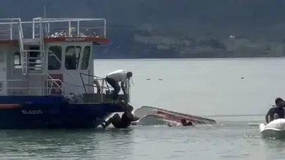 Hazar Gölü'nde korku dolu anlar: Deniz bisikletinden düşen iki kişi ölümden döndü