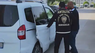 Antalya'da hırsızlık şüphelisi kıskıvrak yakalandı: 410 bin liralık vurgun elinde patladı