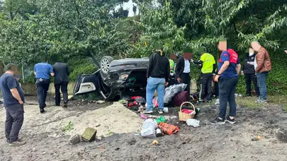 Minik bir canı kurtarmak isterken faciaya davetiye çıkardılar: Sahil yolunda korkunç kaza