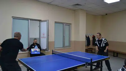 Raketler dostluk için çekildi: Ceza infaz personeli sahada ter döktü