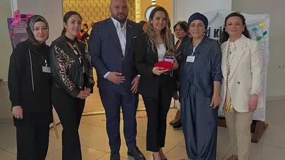 Atakum’da Anneler Günü coşkusu: Sahada centilmenlik, salonda eğlence rüzgarı esti