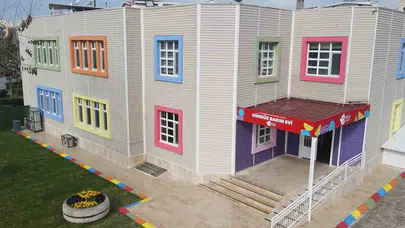 Efeler’de miniklere kapılar açılıyor: Geleceğin temelleri modern sınıflarda atılacak