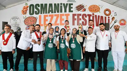 Dev kazanlar kaynadı, Osmaniye lezzet şölenine ev sahipliği yaptı: 30 bin kişiye dev ikram