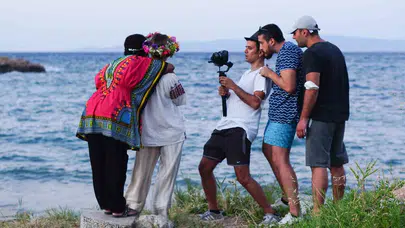 Ödül koleksiyoncusu yönetmen yeni rotasını çizdi: Çocukluk evine veda belgeseli geliyor