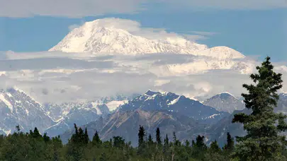 Zirve yolunda büyük trajedi: Denali'de 3 dağcı uçuruma yuvarlanarak can verdi
