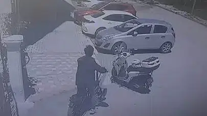 Elazığ'da pes dedirten hırsızlık: Gözüne kestirdiği kaskı saniyeler içinde götürdü