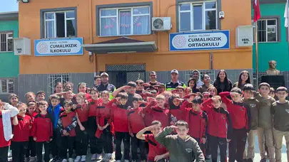 Bursa’da minik öğrencilere trafik eğitimi: Jandarma sahaya indi