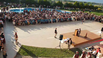 Burhaniye’de tarihi gün: Uygulamalı Bilimler Fakültesi ilk mezunlarını gururla uğurladı