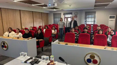 Sınıfta öğrendiklerini sahada test ettiler: Geleceğin kimyagerleri bor madeninin kalbine indi