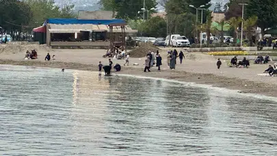 Deniz suyu henüz ısınmadı ama onlar aldırmadı: Bursa sahillerinde sezon erken açıldı