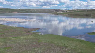 Kars’ın saklı cenneti tam kapasite doldu: Gökyüzü ve suyun masalsı buluşması