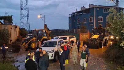 Hatay’da sağanak alarmı: Ekipler sahada mahsur kalanların imdadına yetişti