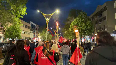 Erzincan’da 19 Mayıs coşkusu: Fener alayıyla geceyi aydınlattılar