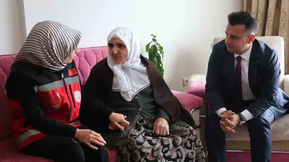 94 yaşındaki şehit annesinin bayram sevinci: Devlet kapısını çaldı, yüzünü güldürdü