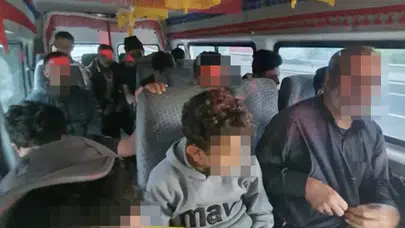 Sakarya'da göçmen kaçakçılarına ağır darbe: Minibüsten çıkanlar şoke etti