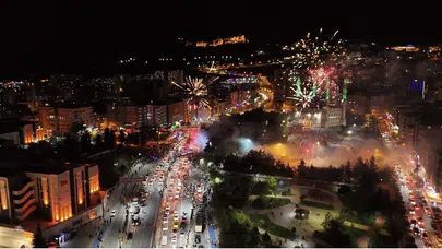 Mardin’de unutulmaz gece: 18 yıllık özlem bitti, sokaklar bayram yerine döndü