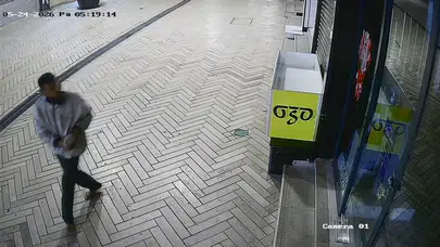 İzmit’te dehşet anları: Ayakkabısız saldırgan dükkanları birbirine kattı