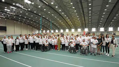 Pistte engel tanımadılar: Osmangazi’de özel sporcular madalyaları topladı