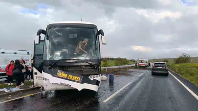 Aksaray yolunda sabah dehşeti: Tur otobüsü bariyerleri aştı