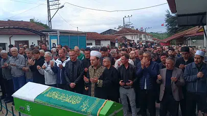 Bilecik’te hüzünlü veda: Siyasetin ve sanatın sevilen ismi Nazmi Ceyhan toprağa verildi