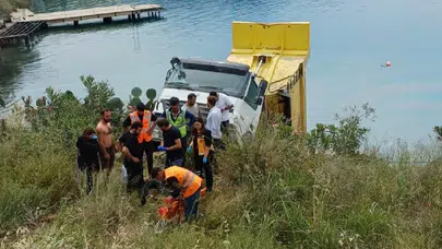 Bodrum’da dehşet anları: Geri kayan kamyon denize uçtu, mucize eseri kurtuldu
