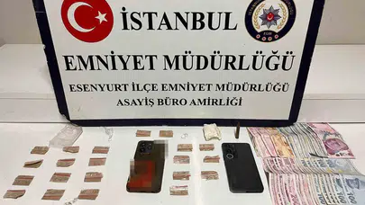 Esenyurt’ta pes dedirten yöntem: Uyuşturucuyu ayakkabılarında saklayıp böyle satmışlar