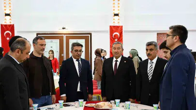 Beyaz önlüklerin fedakarlığına dikkat çekti: Başkan Bozkurt sağlık ordusunu yalnız bırakmadı