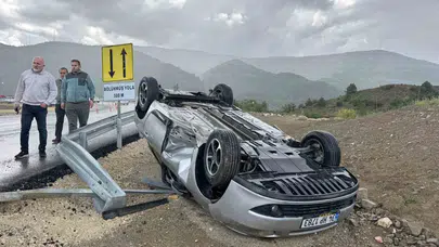 Kastamonu'da korkutan kaza: Sağanak yağış yola tuzak kurdu, araç hurdaya döndü