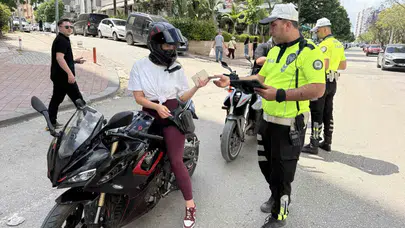 Adana trafiğinde sıkı denetim: Kask takmayan ve belgesi eksik olan sürücülere geçit yok