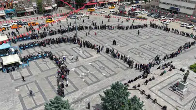 Kırıkkale'de toprak sevdası yağmuru yendi: Yarım milyon fide için meydanlara sığmadılar