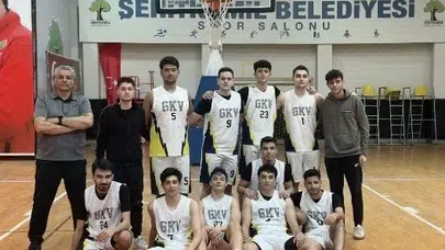 Potayı şampiyonlukla kapattılar: Gaziantep Kolej Vakfı’nda kupa coşkusu
