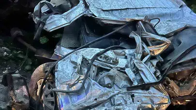 Ölümden döndü: Çay bahçesine uçan otomobilden mucizevi kurtuluş