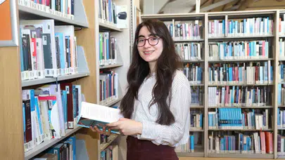 İzmirli Berra’nın büyük başarısı: Oxford’un kapılarını aralayan azim