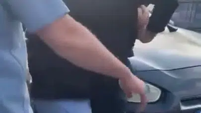 Trafikte dehşet anları: Servis şoförüne kurulan pusuyu vatandaşlar bozdu
