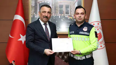 Zonguldak’ta fedakarlığın ödülü: Trafik kahramanlarına Vali’den onur belgesi