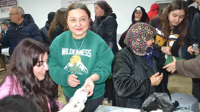 Önlüklerini giydiler, köye şifa dağıttılar: Geleceğin sağlıkçıları Kayalar Mahallesi’nde sahaya indi