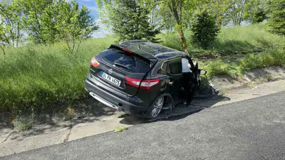 Gökyüzü bir anda karardı, otoyol savaş alanına döndü: Dolu yağışı trafiği birbirine kattı