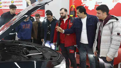 Otomotiv sektöründe yeni nesil uzmanlar yetişiyor: Samsun'da geleceğin ustaları iş başında
