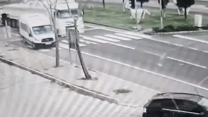 Nevşehir’de yürekleri ağza getiren anlar: Öğrenci servislerini biçmekten son anda kurtuldu