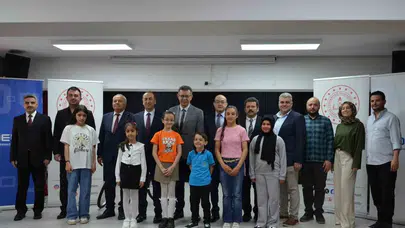 Minik ellerden büyük tasarruf mesajı: Uşak’ta enerji bilinci sanatla buluştu