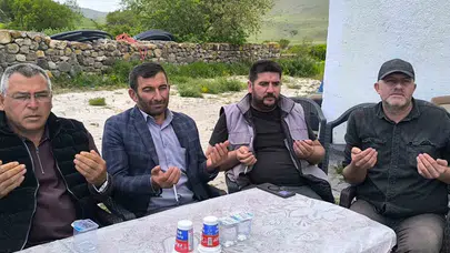 Bereket için el ele verdiler: Karahallı köyünde semaya yükselen ortak dua