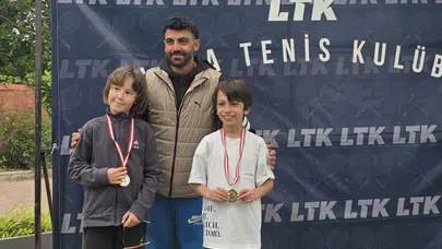 Afyon’un minik raketleri kortları fethetti: Geleceğin yıldızları madalyaları topladı