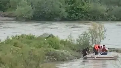 Tokat’ta acı kaza: Elektrikli bisikletle çaya uçan 4 arkadaştan ikisi için umutlu bekleyiş sürüyor