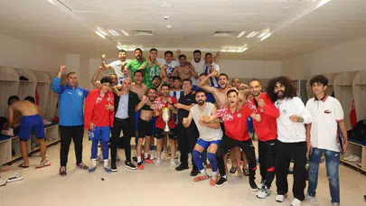 Mersin’de nefes kesen final: Akdeniz Belediye Spor adını Bölgesel Amatör Lig’e yazdırdı