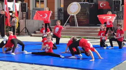 Devrek’te 19 Mayıs coşkusu: Gençler hünerlerini sergiledi