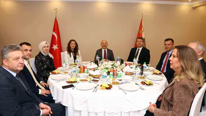 Adıyaman’da duygusal veda: Vali Osman Varol için düzenlenen gecede helallik istedi