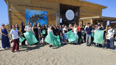 Sınırları aşan çevre bilinci: Erasmus öğrencileri Manavgat kıyılarını plastiklerden arındırdı